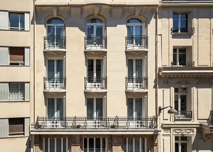 Atala Champs Elysees ホテル パリ