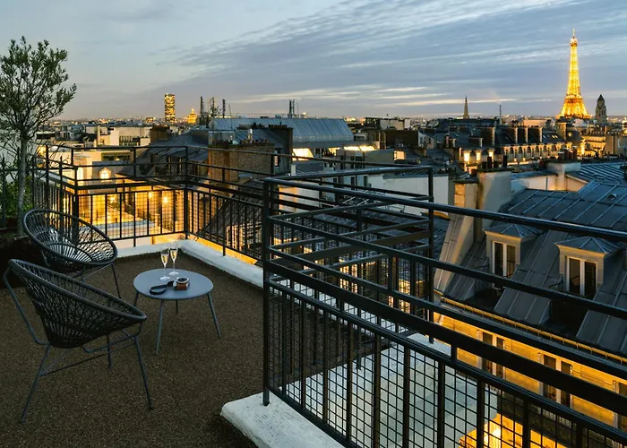 Atala Champs Elysees パリ