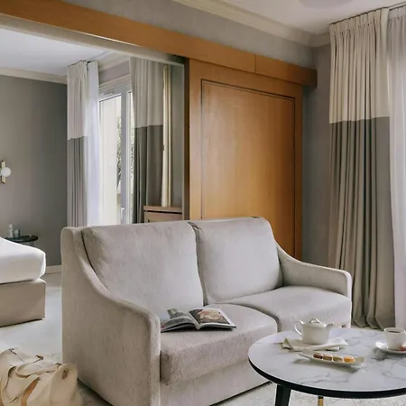 Otel Atala Champs Elysees 4*