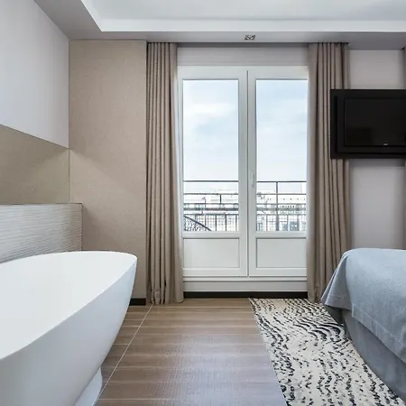 Atala Champs Elysees 4* パリ