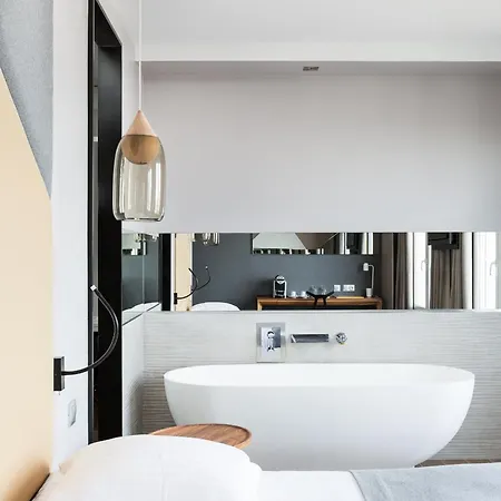 Atala Champs Elysees ホテル パリ