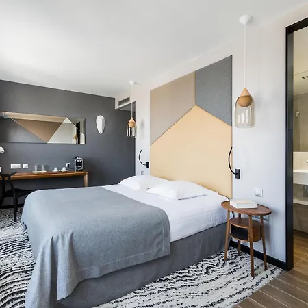 Atala Champs Elysees 4* パリ