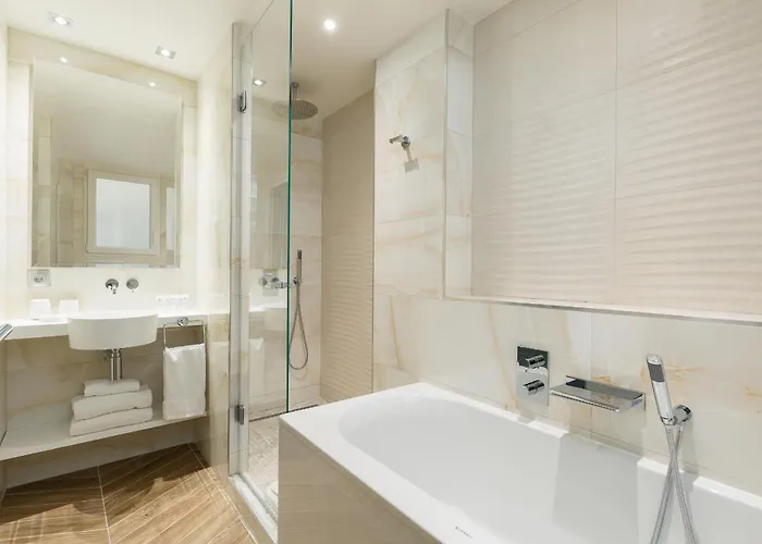 Otel Atala Champs Elysees Paris