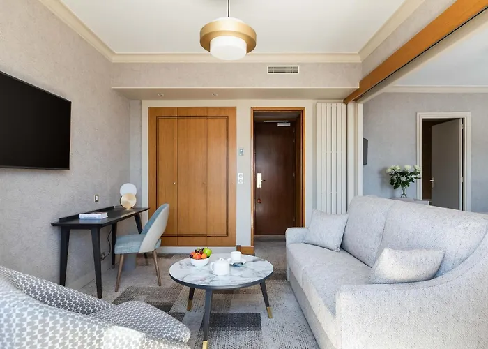 Atala Champs Elysees 4* 파리